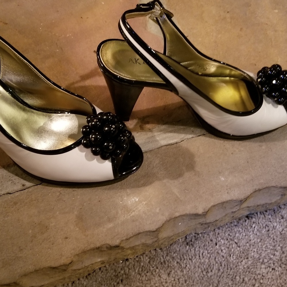 Shoes - Picture 4 of 4